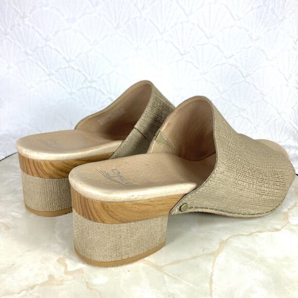 Dansko Slides Comfort Sandals Women 9.5 Taupe Textured Leather Open Toe Coastal - Picture 9 of 13